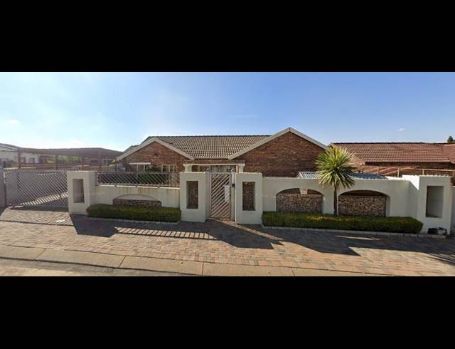 4 BEDROOM HOUSE FOR SALE IN DANVILLE